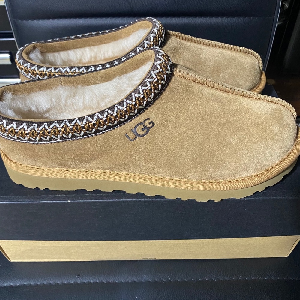 Ugg Tasman slipper